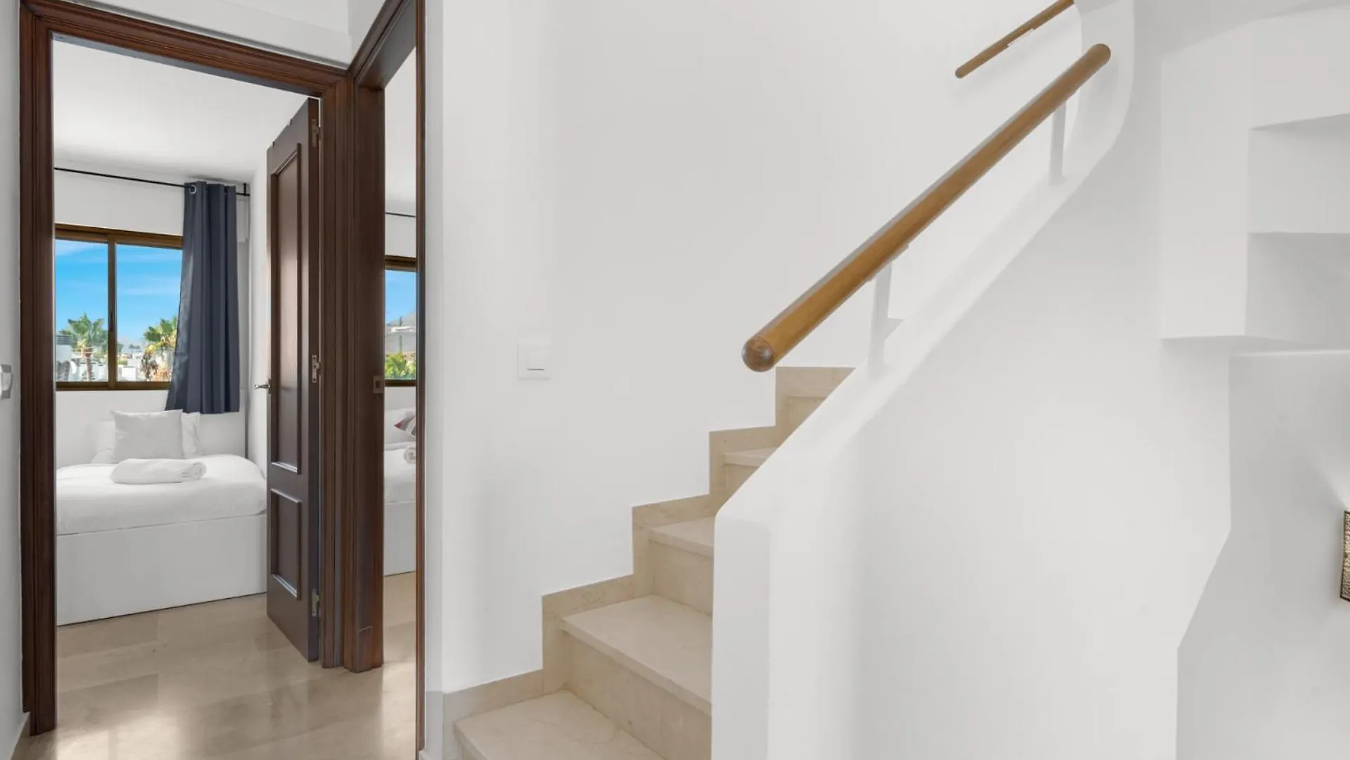 Lovely Penthouse Near Estepona Marina By Costarentals - Ref M15 아파트