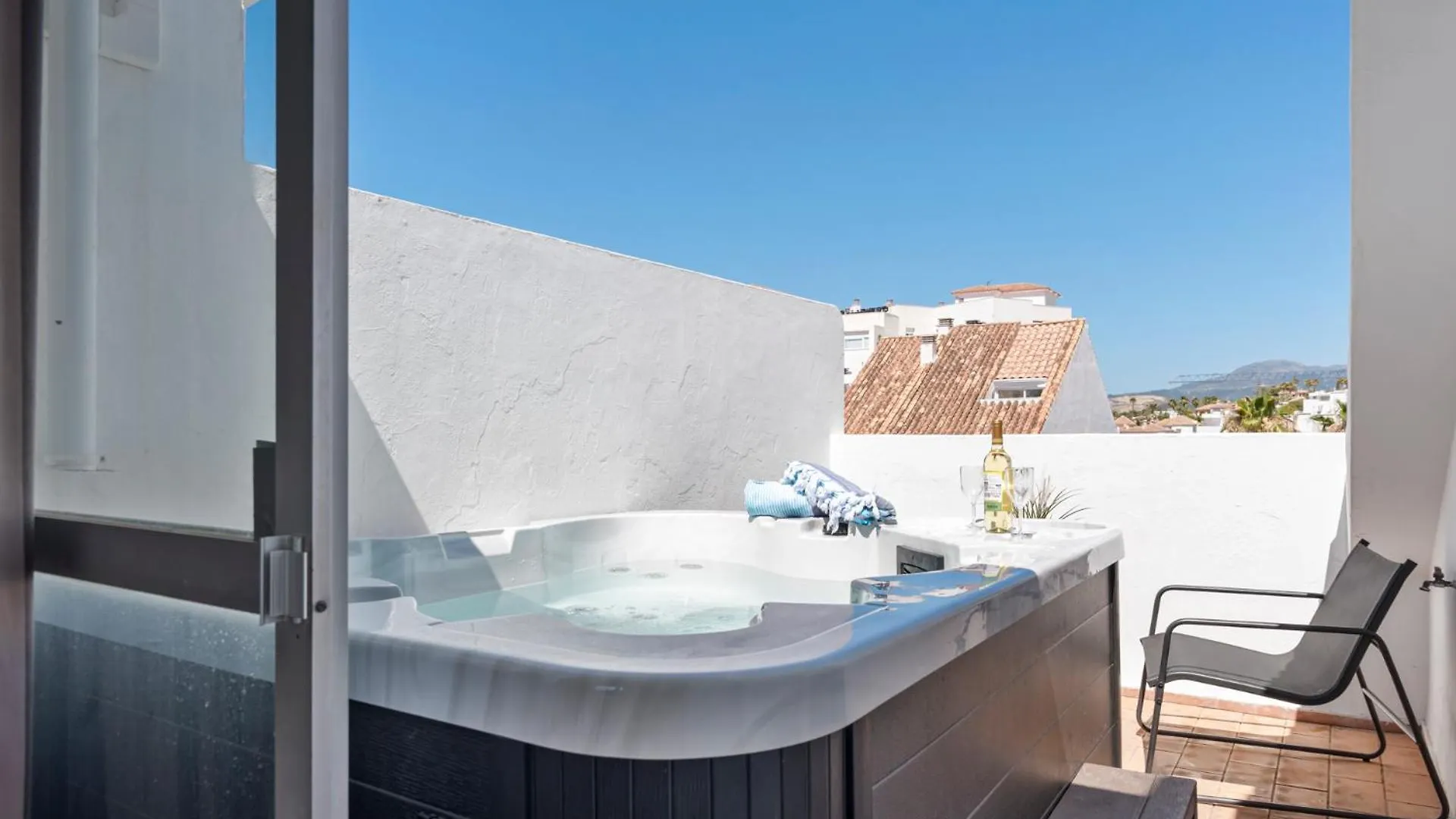 아파트 Lovely Penthouse Near Estepona Marina By Costarentals - Ref M15